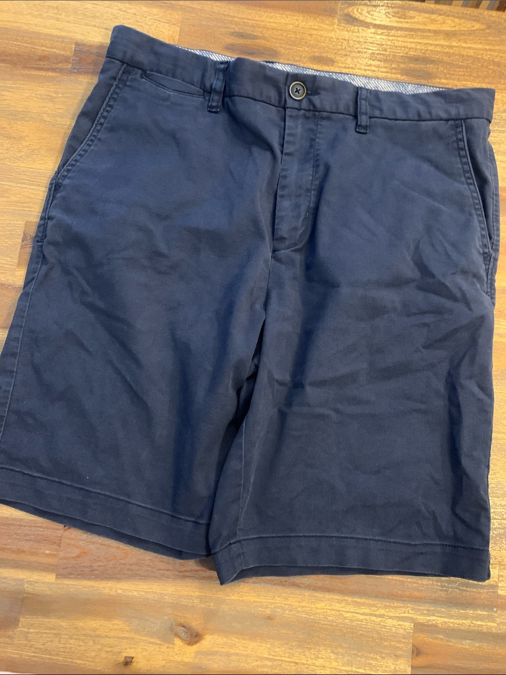 Tommy Bahama navy blue shorts. Size 34